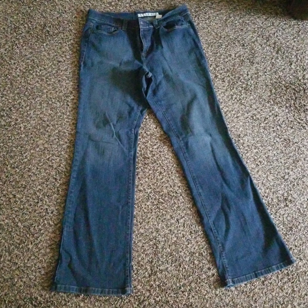 DKNY 14 Long bootcut jeans great used condition